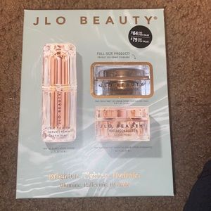 J Lo, skin care set all use twice is the brightener and hydrate. Set.